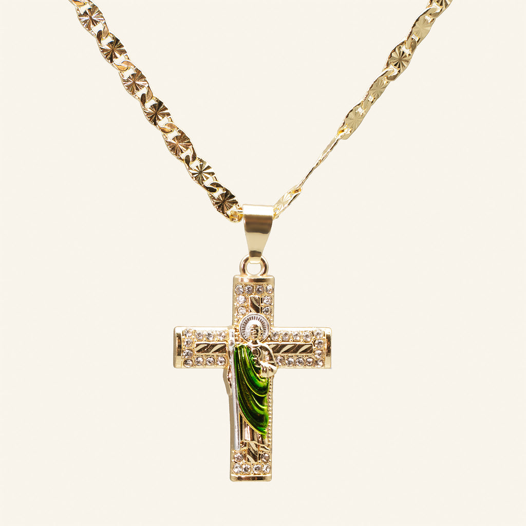 Dije cruz de San Judas Tadeo en cadena figaro, vista completa