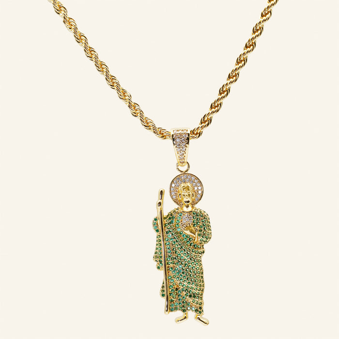 San Judas Tadeo iced, túnica de circonias verdes, en cadena torzal con baño de oro, vista completa del collar